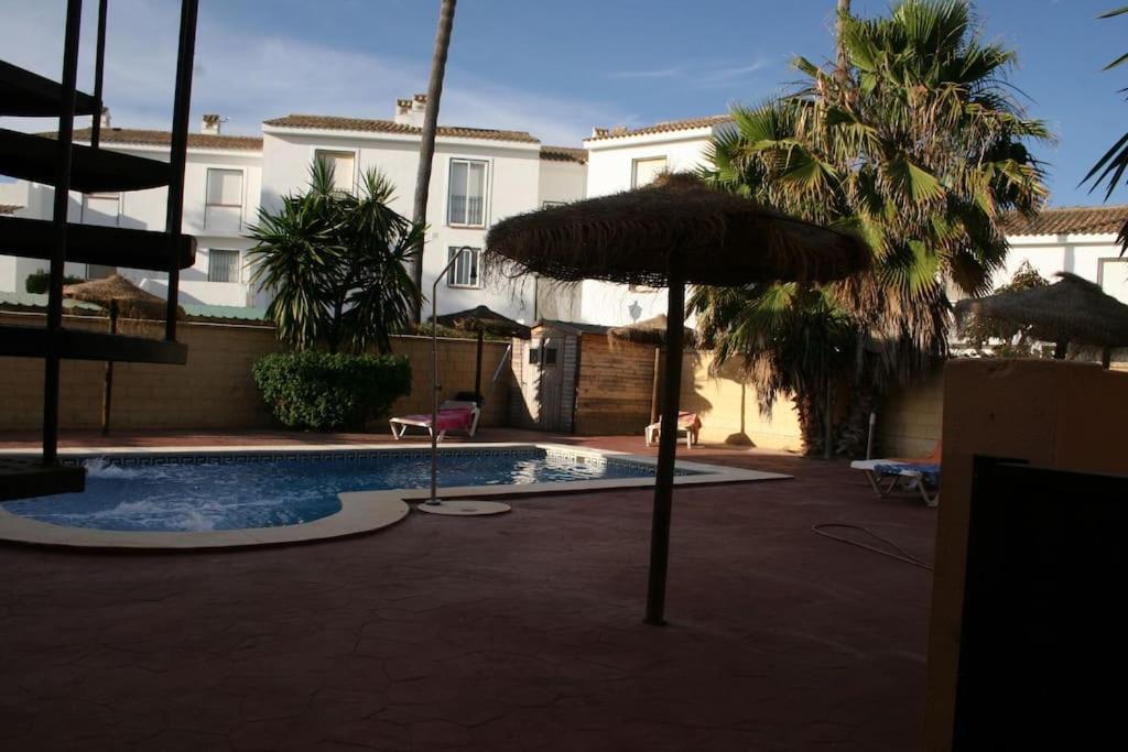 Selecta - Chalet Primera Linea Piscina Y Parking Isla Canela Kültér fotó